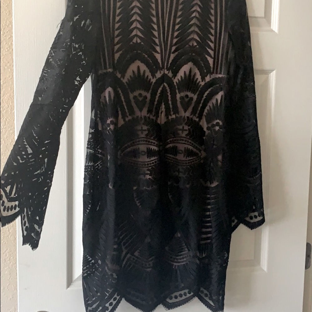 Black cocktail dress w/sleeves